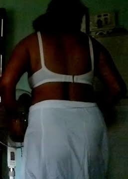Desi MILFs hidden image #105804900