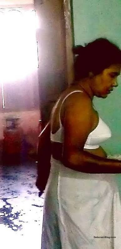 Desi MILFs hidden image #105804902
