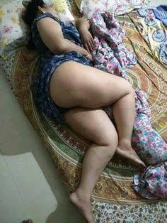 Desi MILFs hidden image #105804903