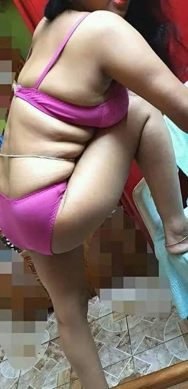 Desi MILFs hidden image #105804912