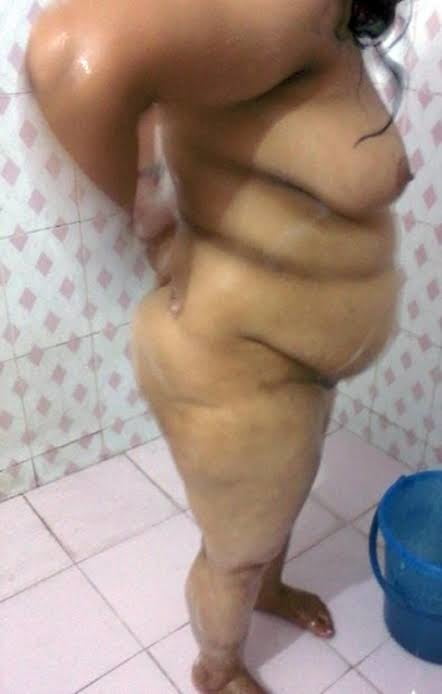 Desi MILFs hidden image #105804915