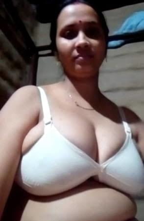 Desi MILFs hidden image #105804925