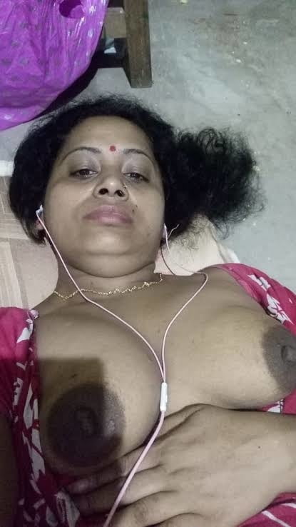 Desi MILFs hidden image #105804938