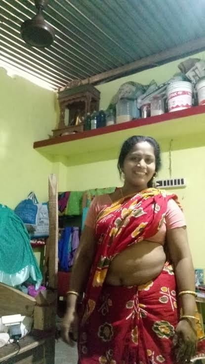 Desi MILFs hidden image #105804975