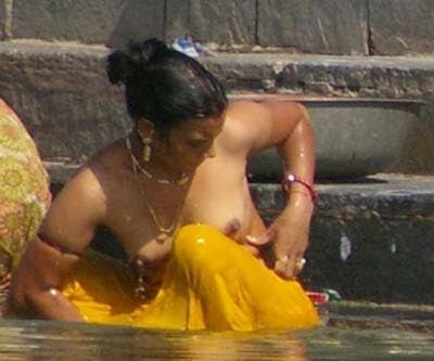 Desi MILFs hidden image #105805224