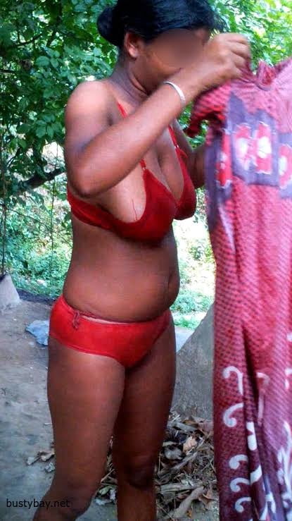 Desi milfs verstecktes Bild
 #105805261