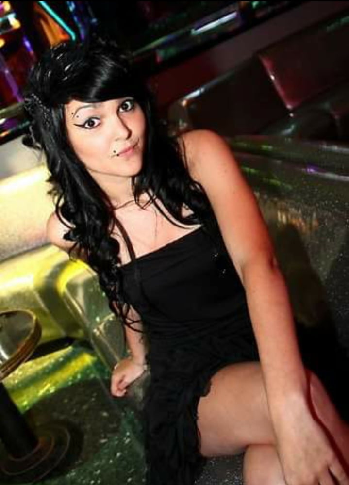 jeunes chienne qui m&#039;excitent sur le net #105297798