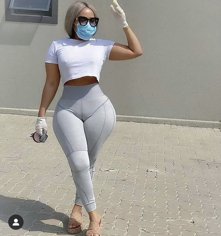 Braless milfs
 #100843693