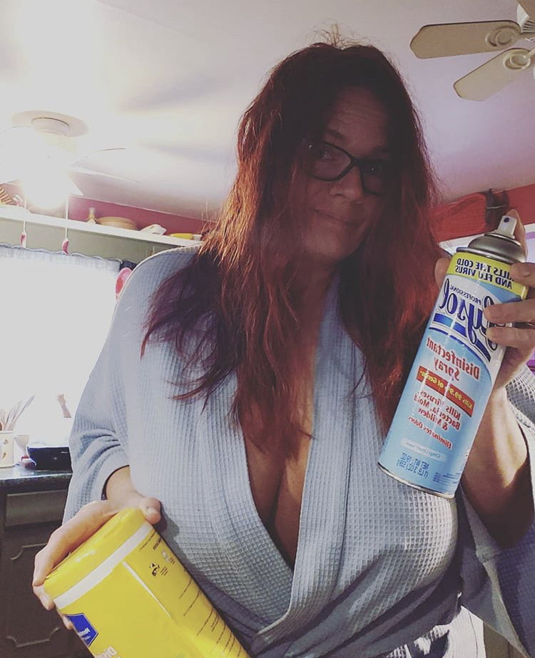 Braless milfs
 #100843704