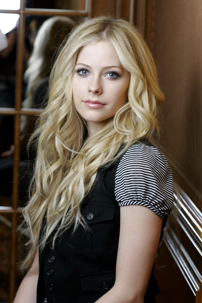 Avril Lavigne #89565757