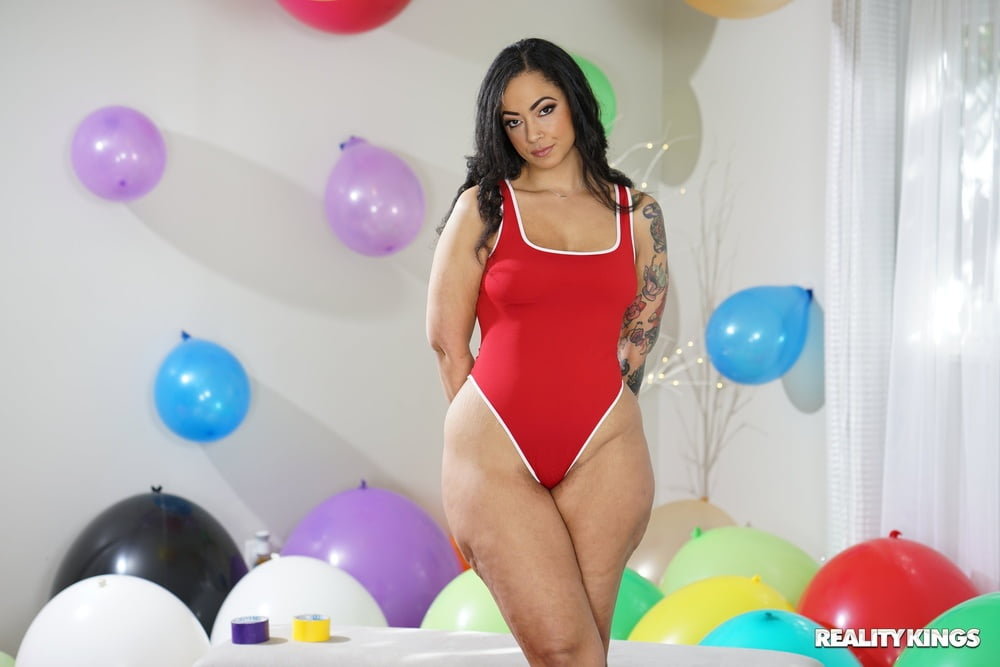 Abuelas culonas y putas
 #99514002