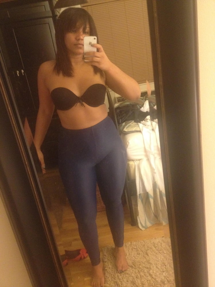 Nicht nackt
 #92661143