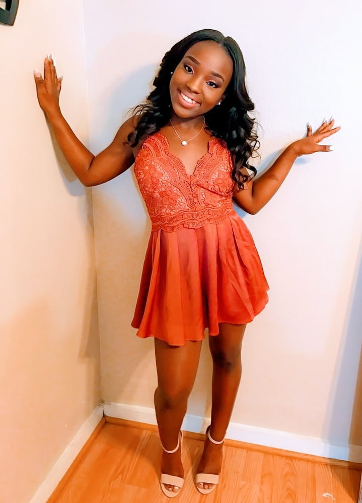 Nicht nackt
 #92661150