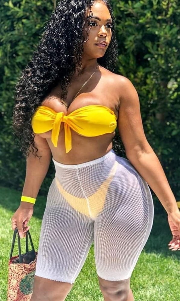 Nicht nackt
 #92661154