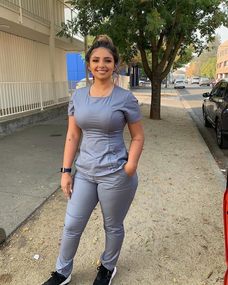 Nicht nackt
 #92661170