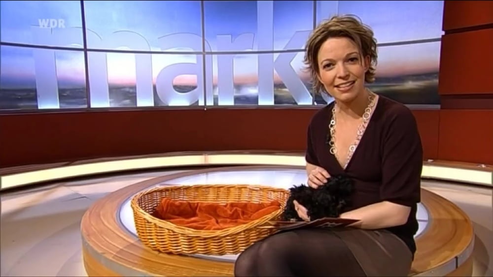 ドイツのテレビ番組の乳房のアンナ・プランケン
 #93901553