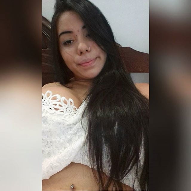 Putita tetona
 #88149359