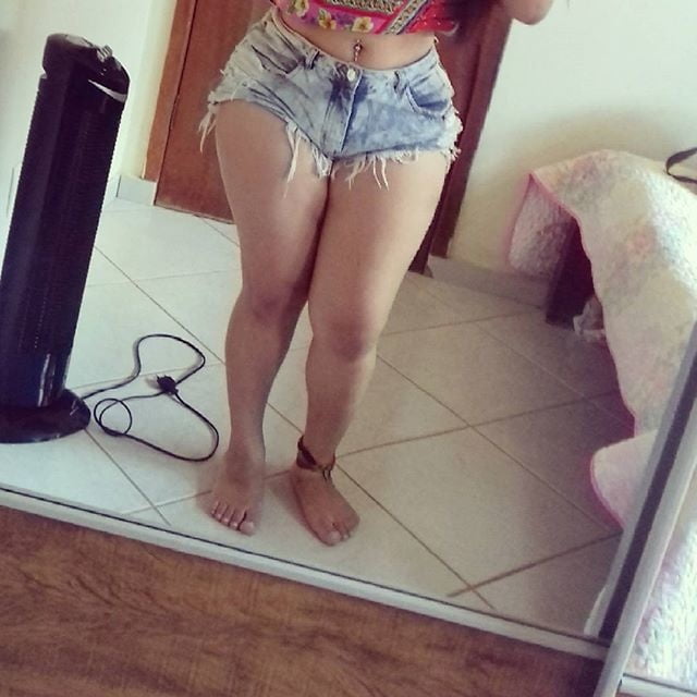 Putita tetona
 #88149371