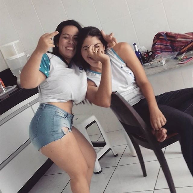 Putita tetona
 #88149375