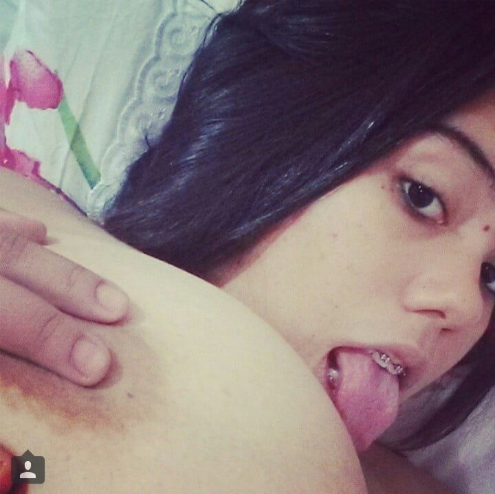 Putita tetona
 #88149404