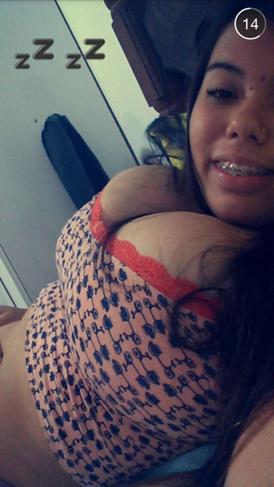 Putita tetona
 #88149456