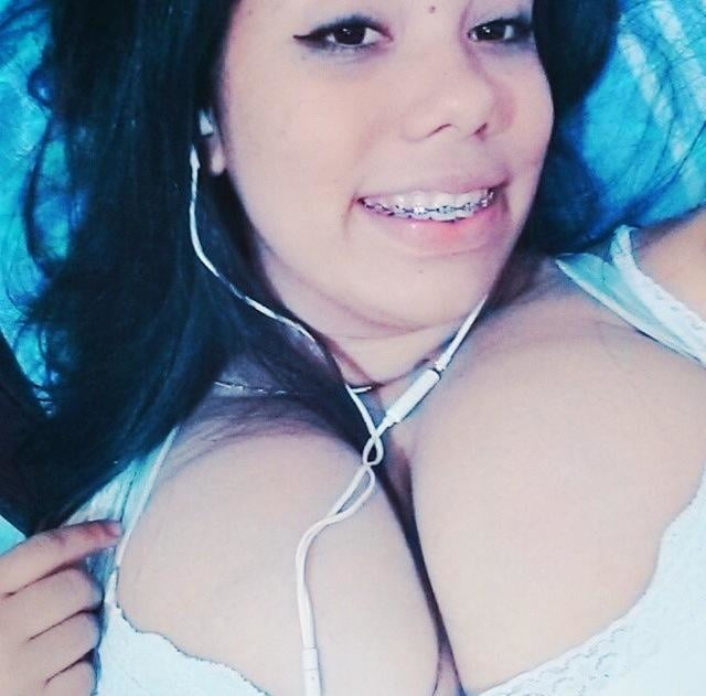 Putita tetona
 #88149474