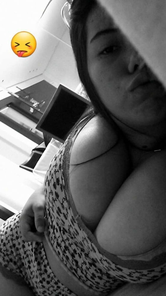 Putita tetona
 #88149484