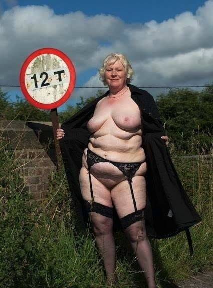 熟女とおばさん 487
 #88421104