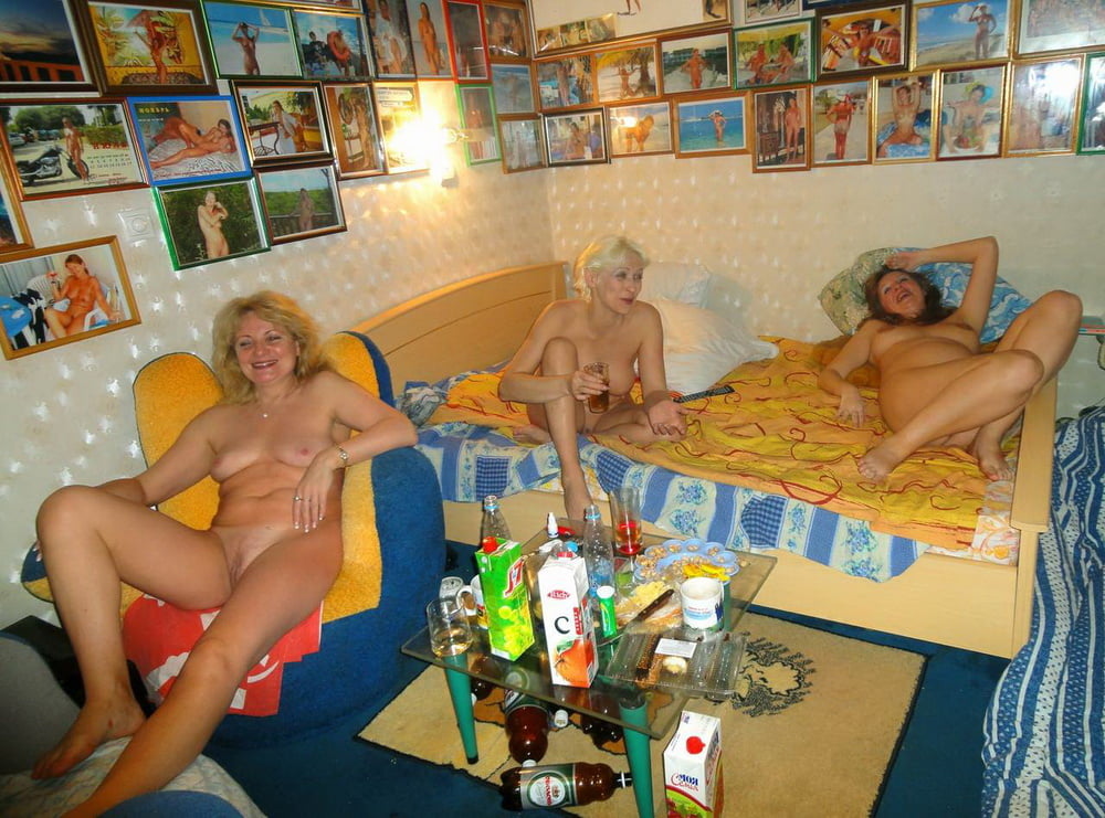 ロシアの成熟した売春婦が自宅でセックスパーティー
 #103010224
