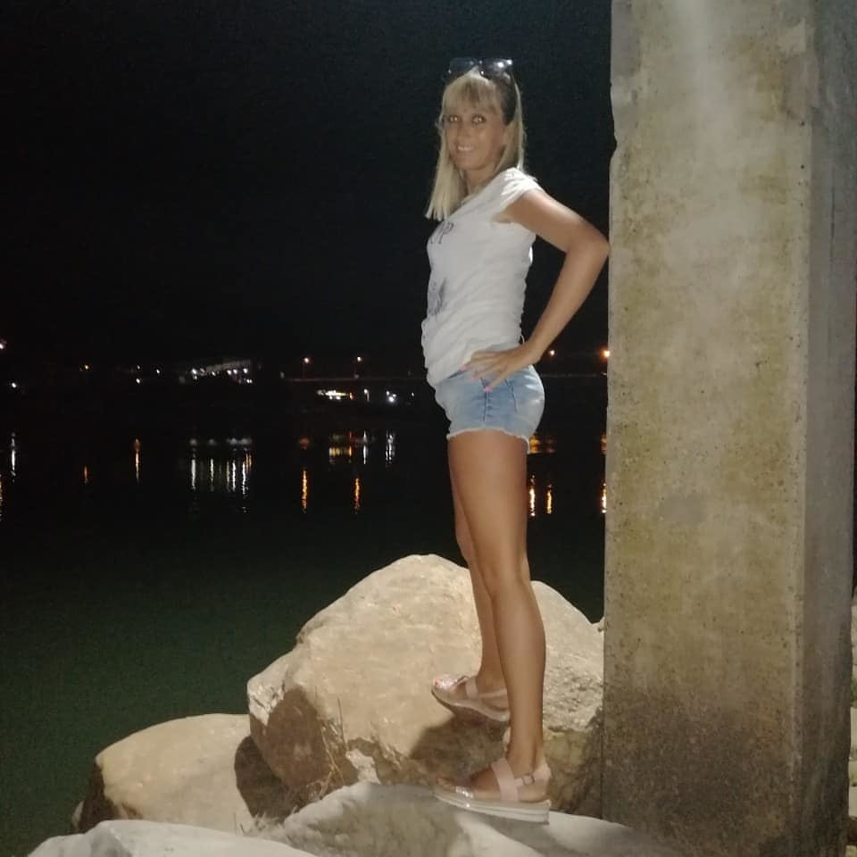 Serbe belle maman blonde maigre tanja jakovljevic
 #93110022