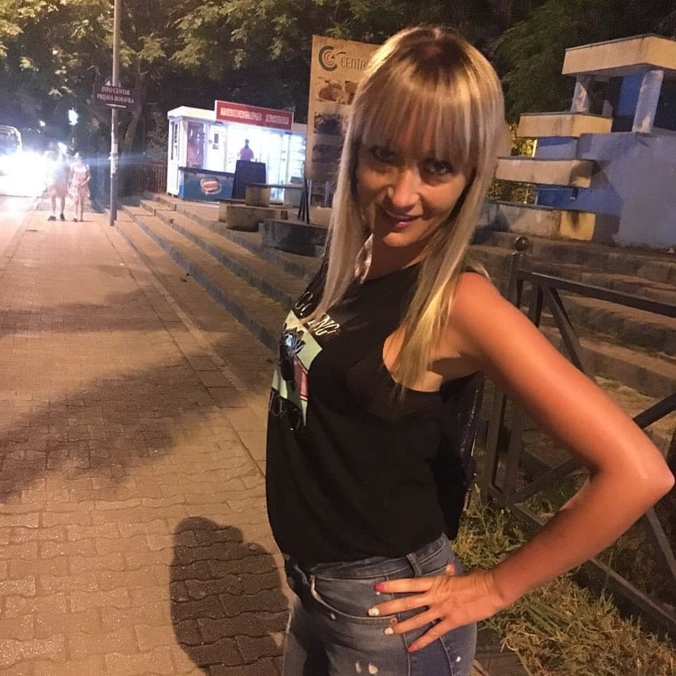 Serbe belle maman blonde maigre tanja jakovljevic
 #93110034