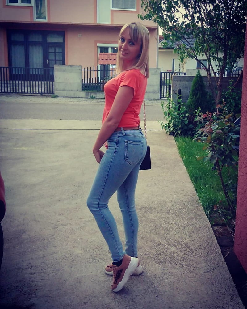 Serbe belle maman blonde maigre tanja jakovljevic
 #93110036