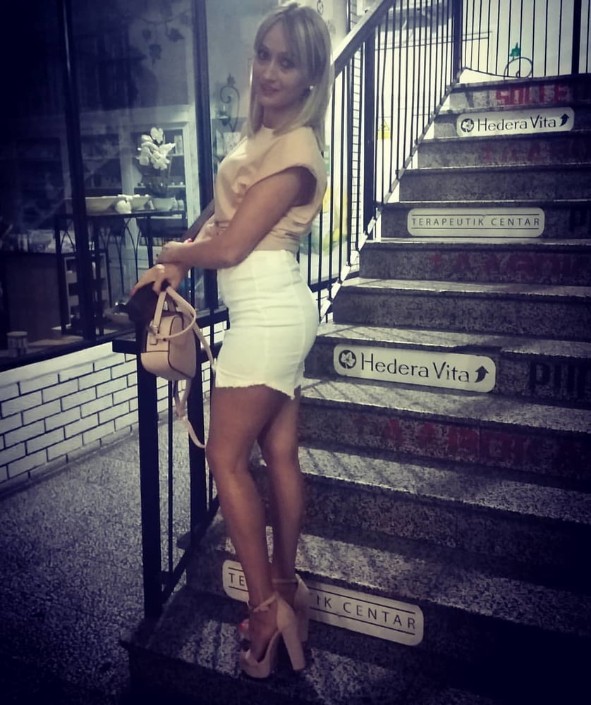 Serbe belle maman blonde maigre tanja jakovljevic
 #93110046