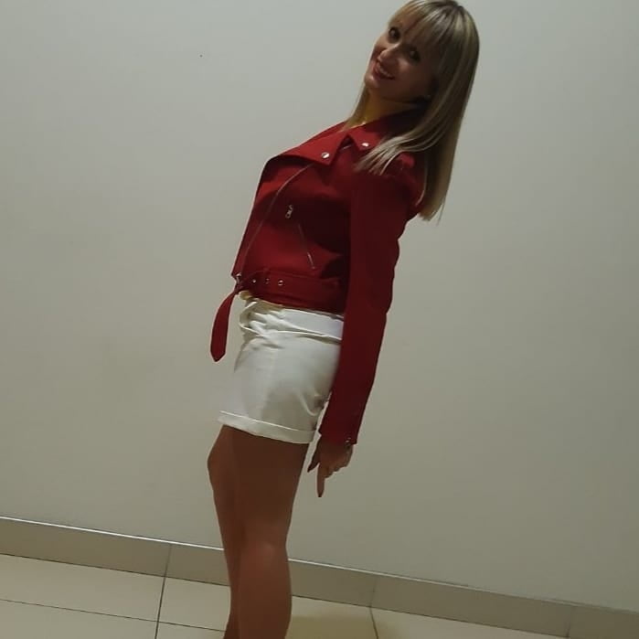 Serbische schöne skinny blonde Mama tanja jakovljevic
 #93110048
