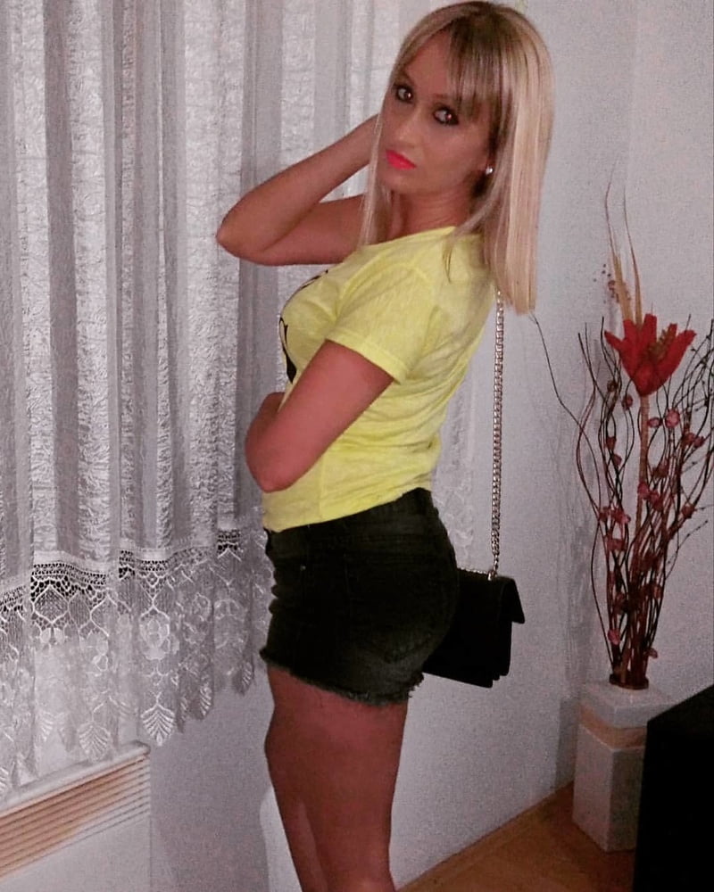 Serbe belle maman blonde maigre tanja jakovljevic
 #93110059