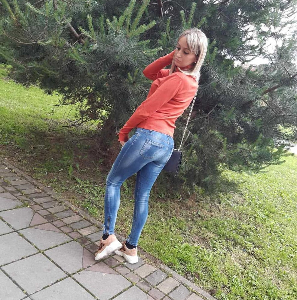 Serbe belle maman blonde maigre tanja jakovljevic
 #93110089