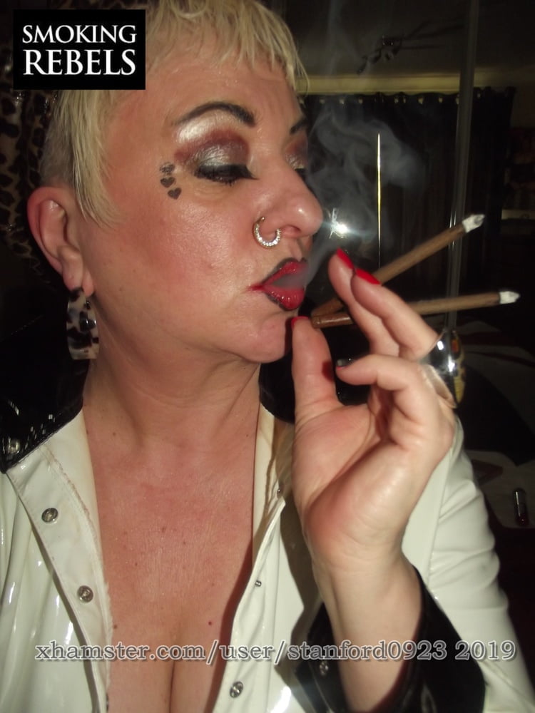 SLUT LATEX SMOKING #107245224