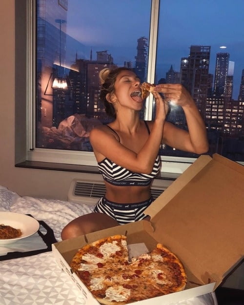 Wer will so eine Pizza? 7
 #102357938