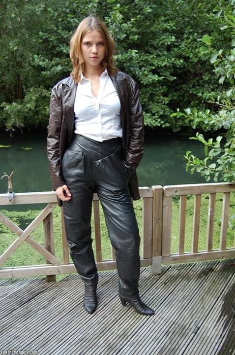 woman in leather #99917008