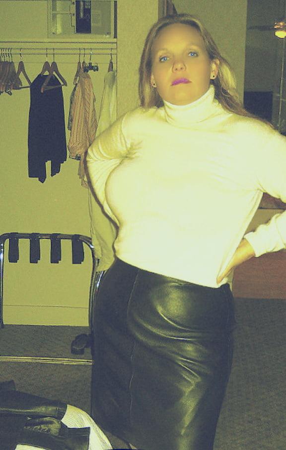woman in leather #99917144