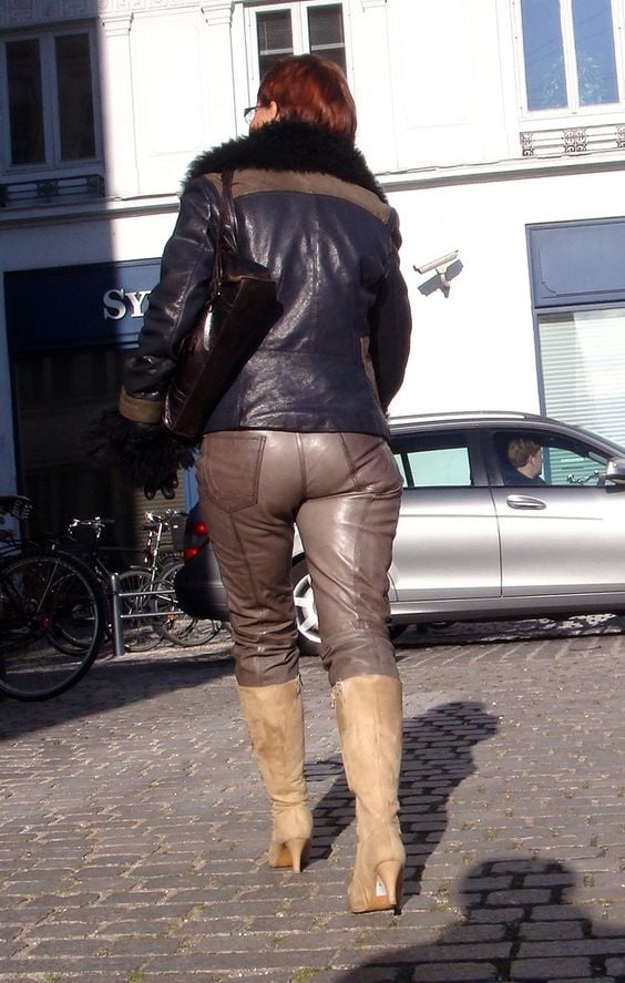 woman in leather #99917201