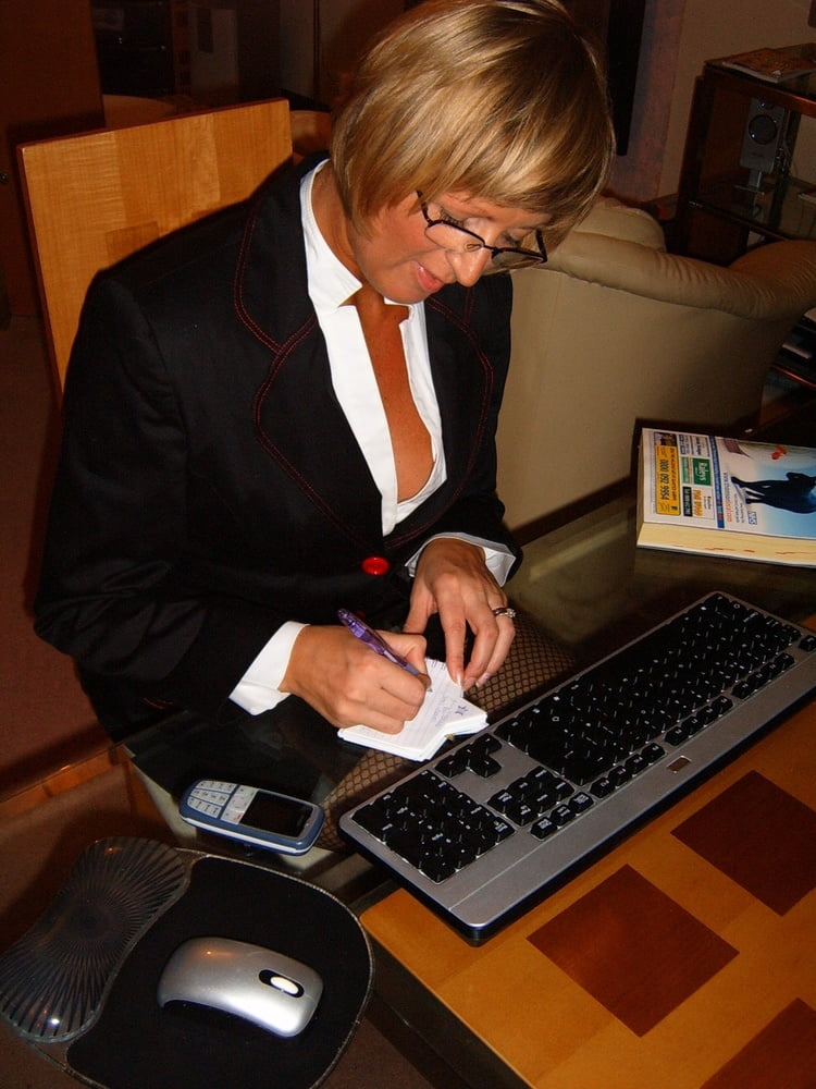 mature amamteur 09061 #105639922