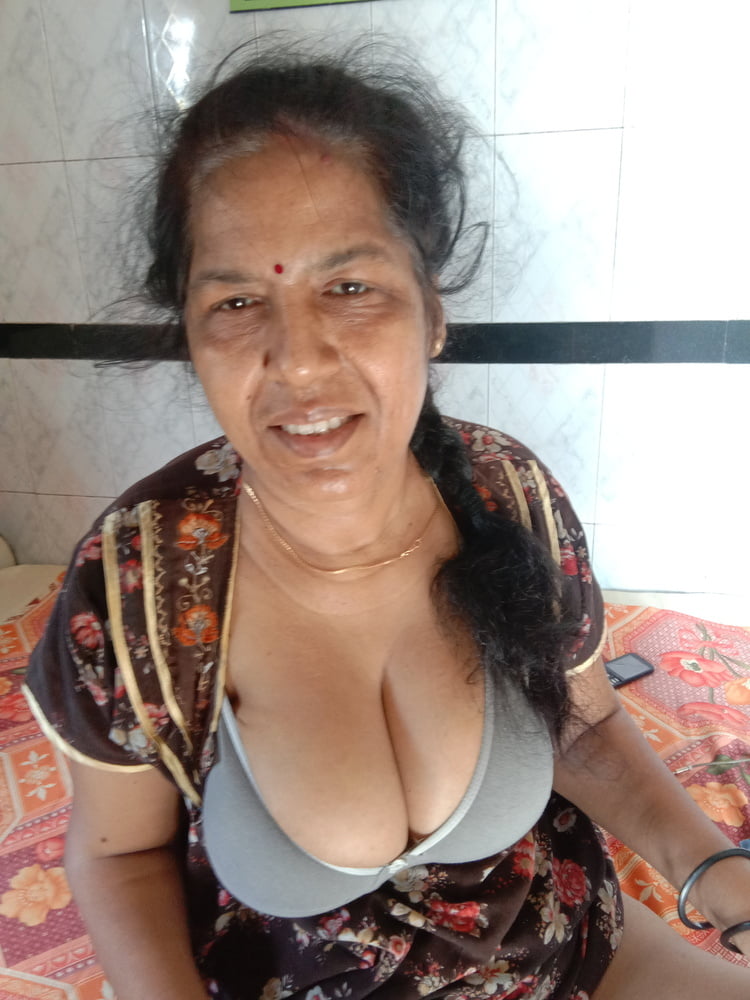 Meena bhabhi ki sexy chuchi dudh bhari
 #98438635