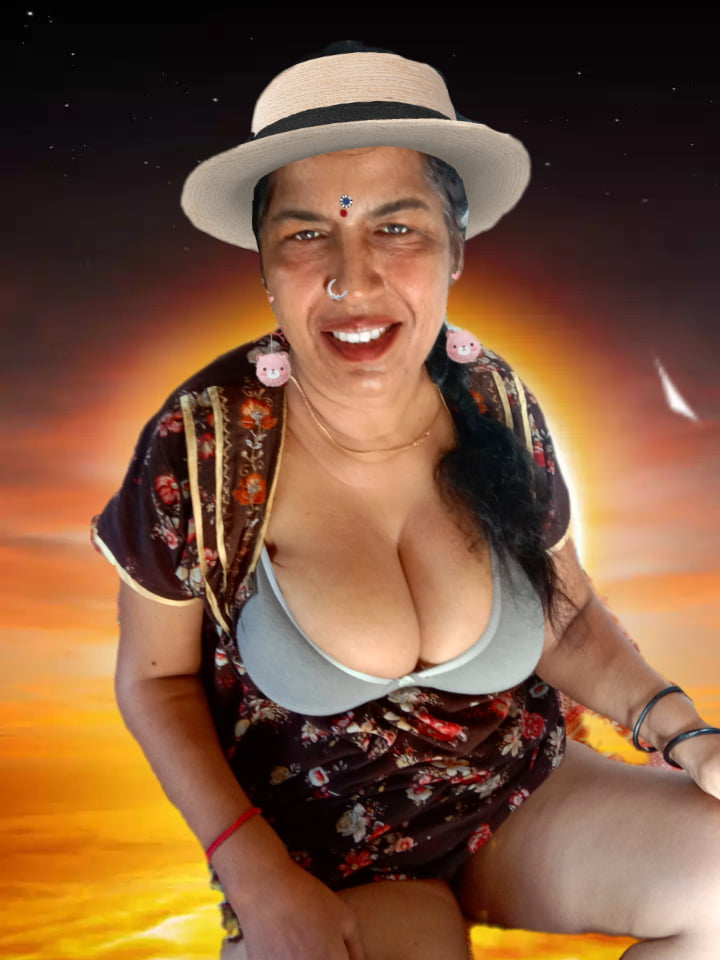 Meena bhabhi ki sexy chuchi dudh bhari
 #98438649