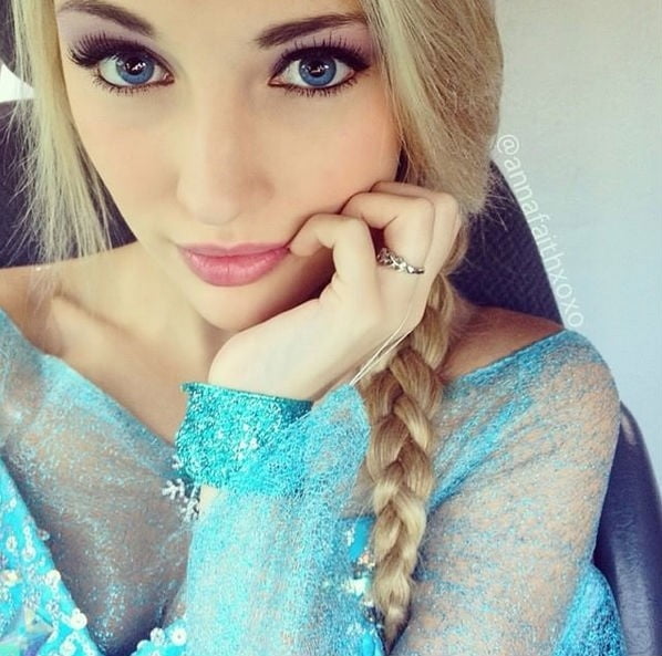 Anna faith- carlson sexy ressemblant à elsa
 #96313035