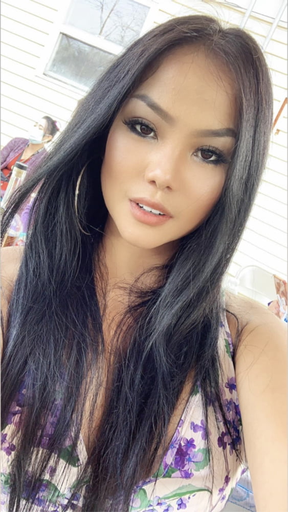 Pagaría miles por follar con esta diosa hmong
 #80213376