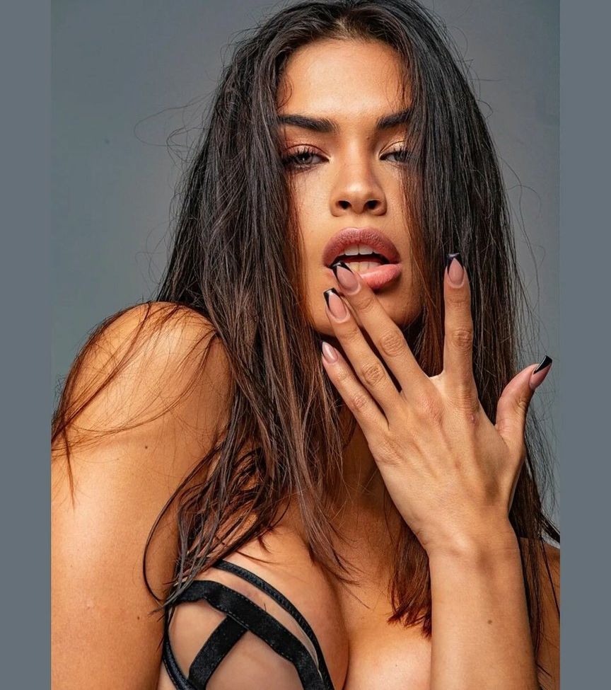 Alessandra Sironi desnuda #108801143