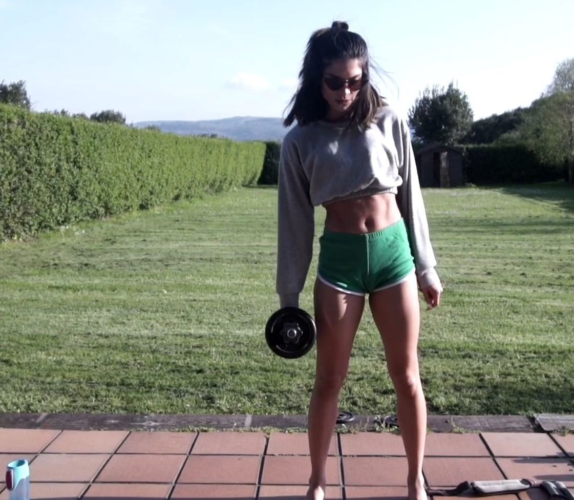 Alessandra Sironi desnuda #108801152