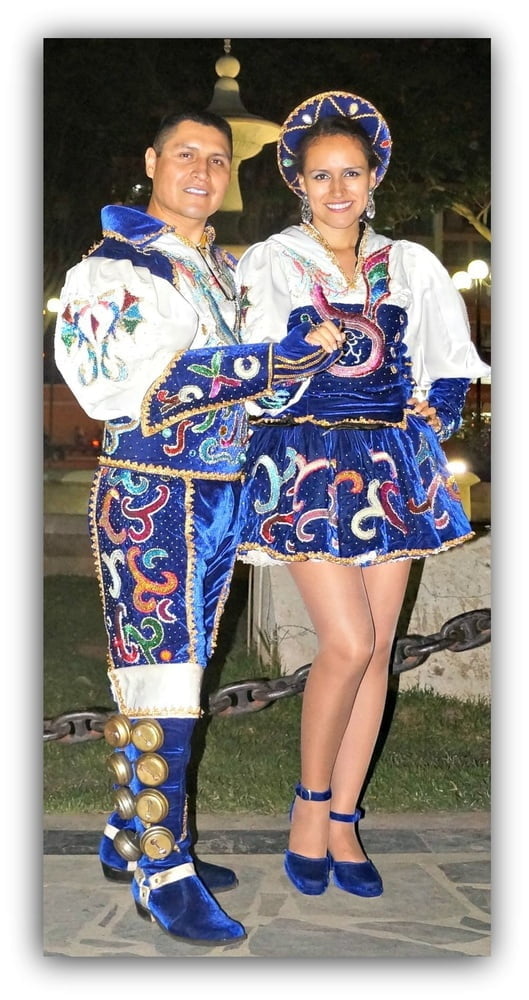 Caporales in Strumpfhosen 2
 #101033352