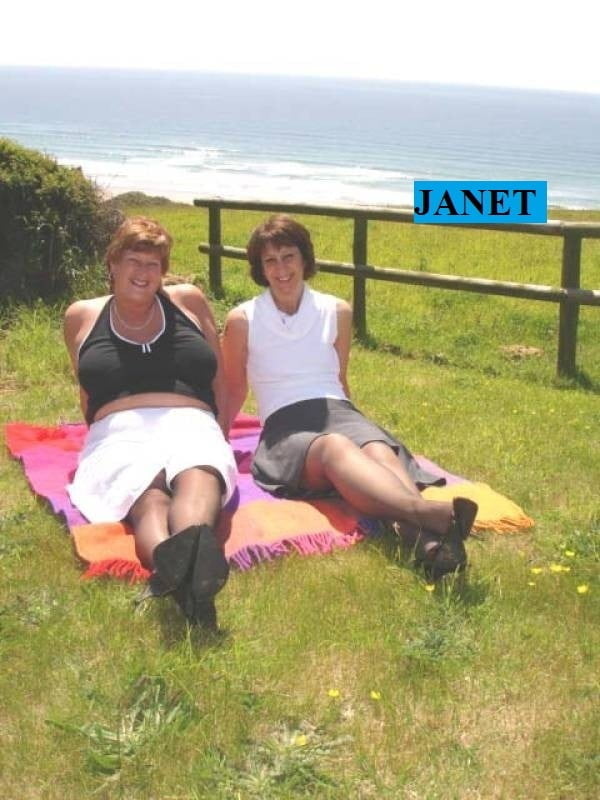 La puttana britannica Janet è una carnosa scopatrice a tre buchi
 #87643247